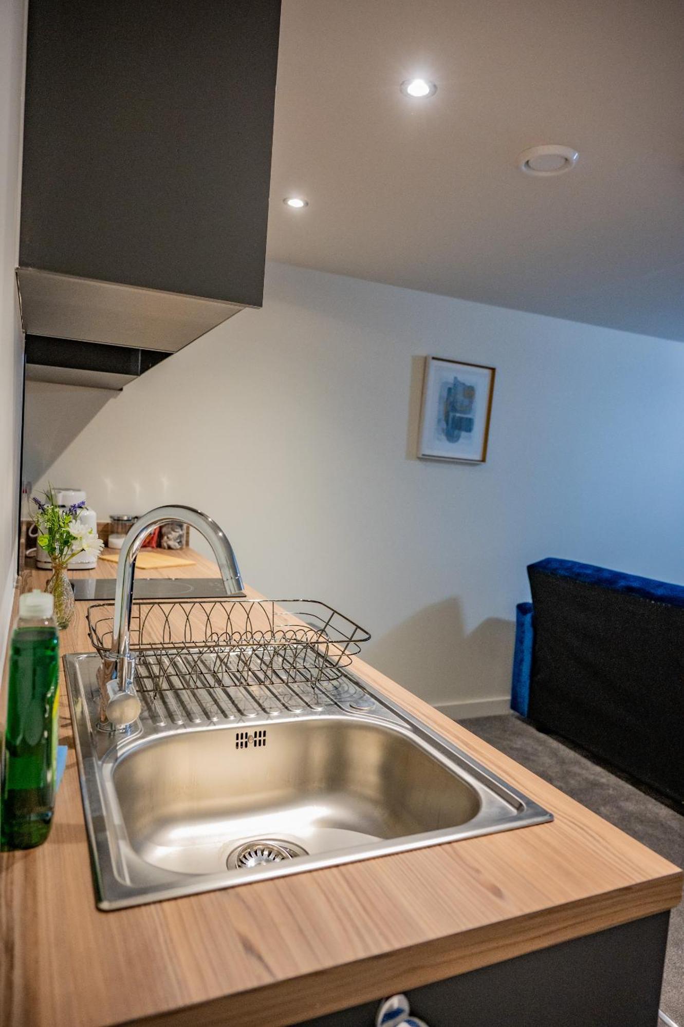 Basement Bliss Hideaway Apartment Bradford  Exterior photo